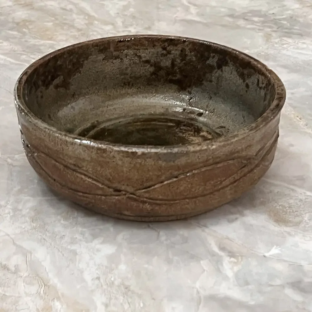 Studio Art Pottery Bowl 6.5